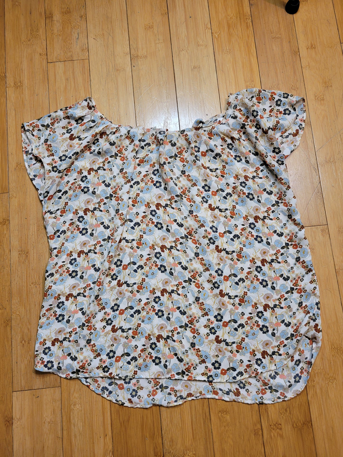 Petalwhisper Daylight Top