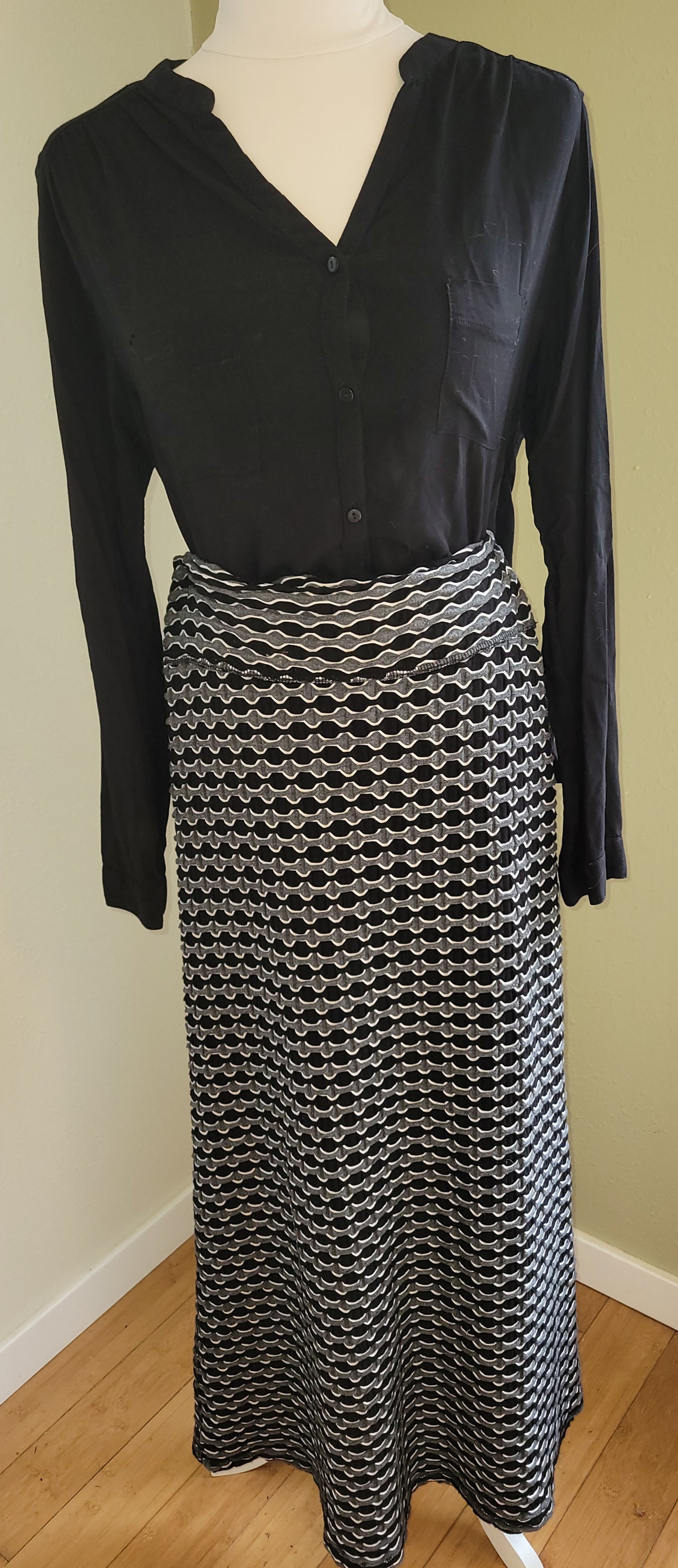 Graphite Wave Maxi Skirt