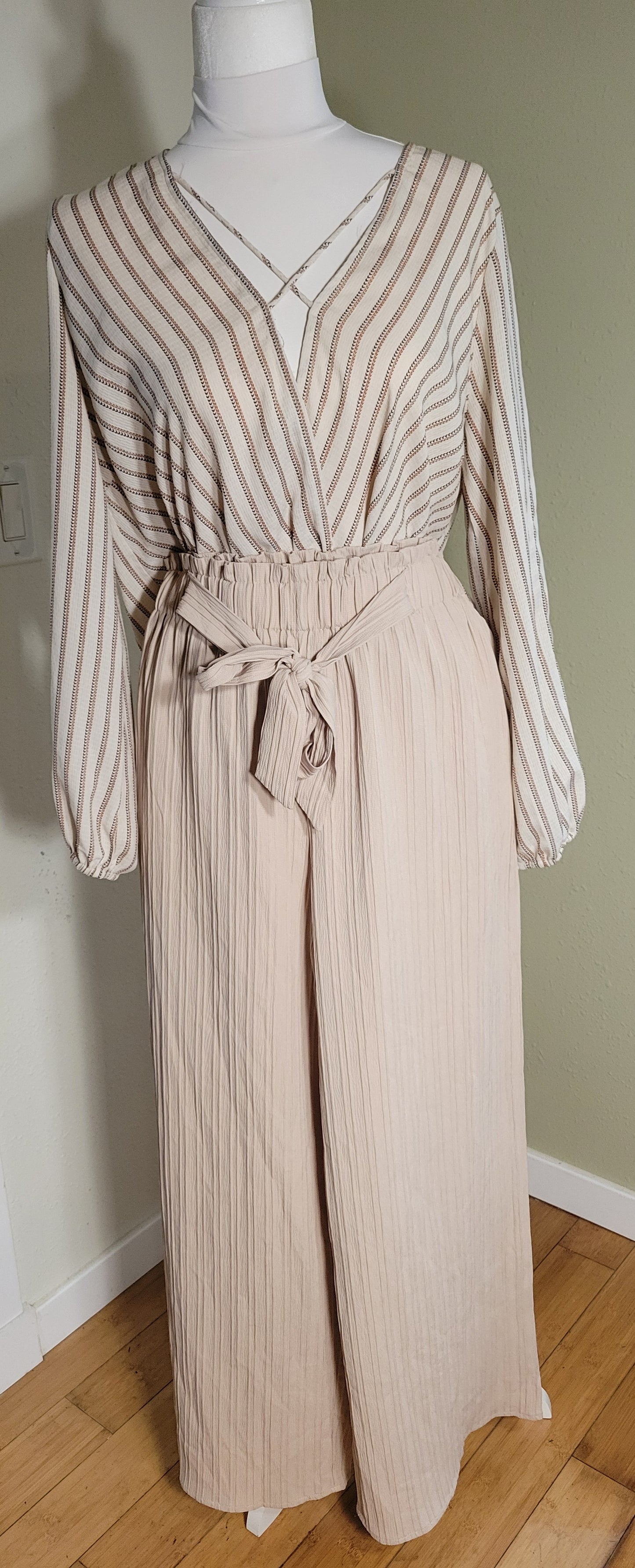 Almond Cream Textured Wide-Leg Pants