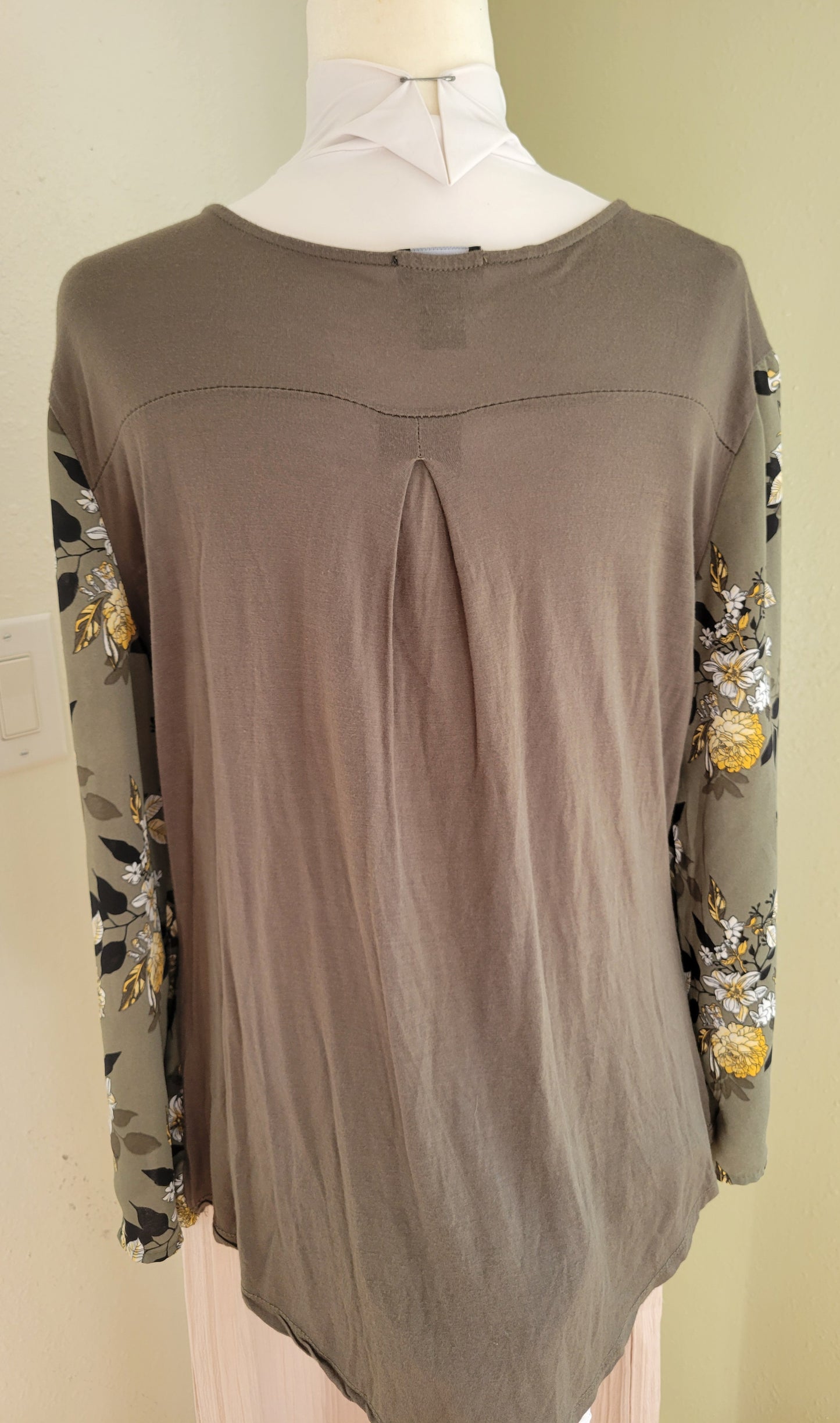 Dark Green Floral Quarter-Zip Blouse