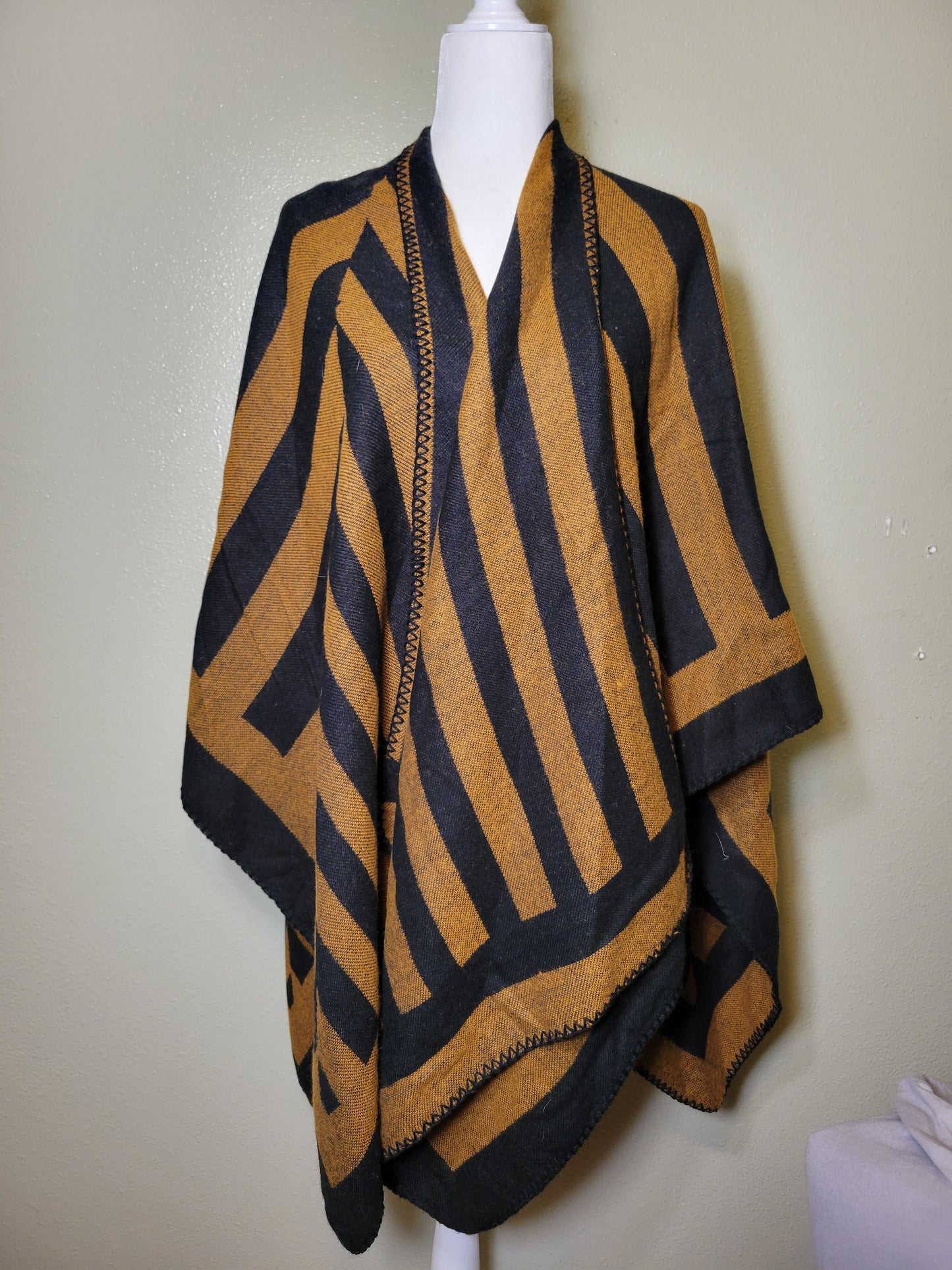 Geometric Gold Pumpkin + Black Wrap