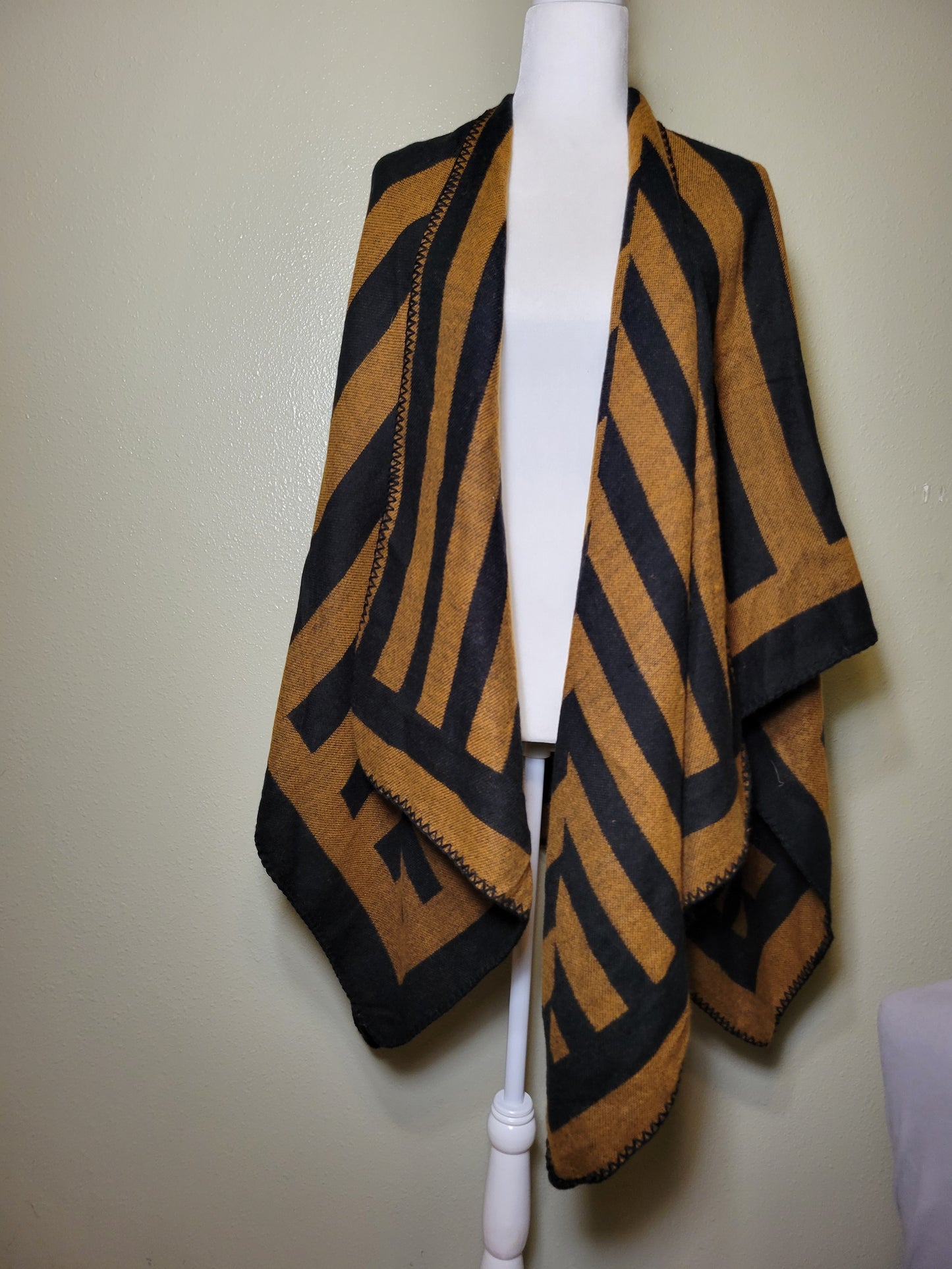 Geometric Gold Pumpkin + Black Wrap