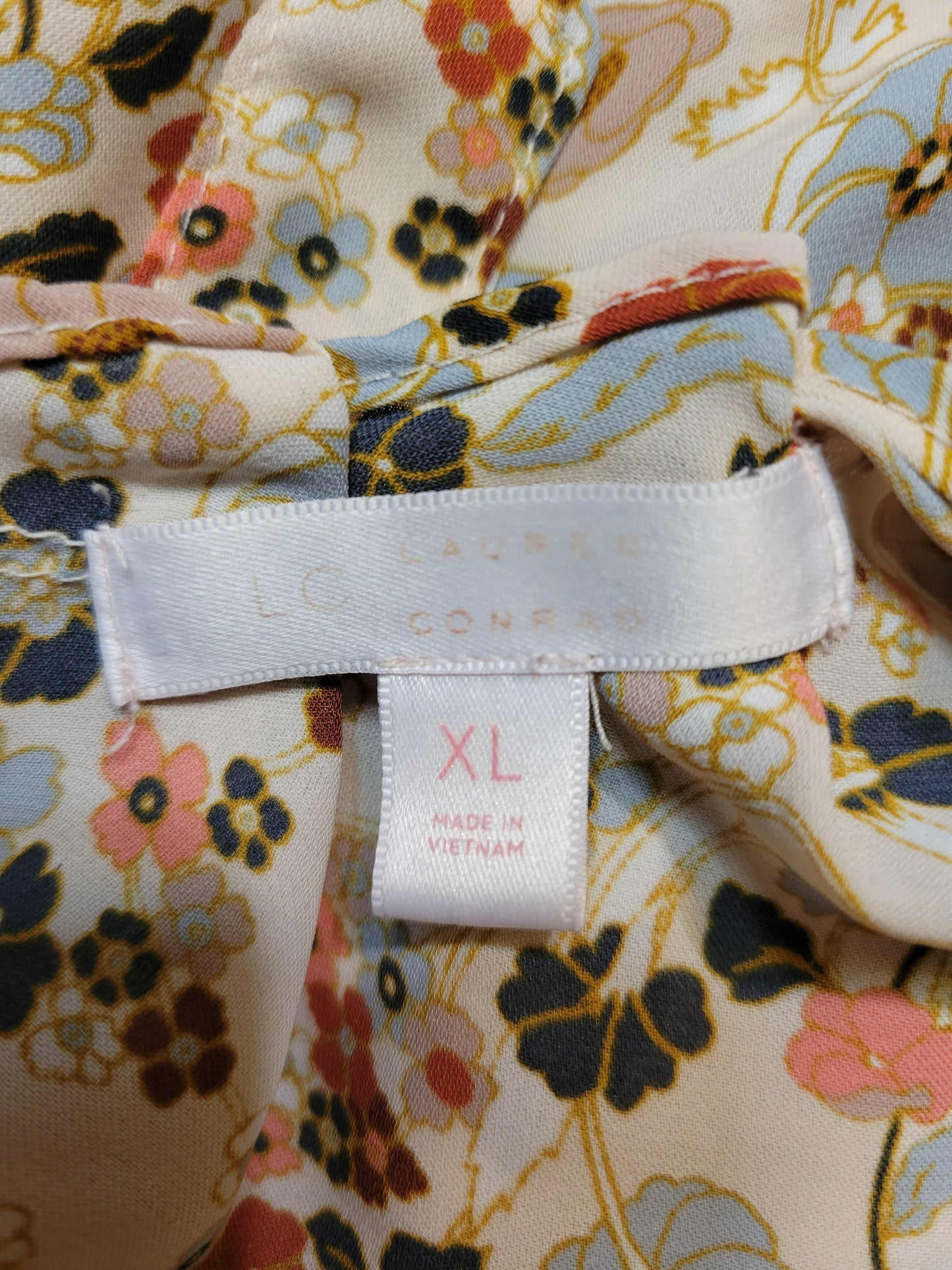 Petalwhisper Daylight Top